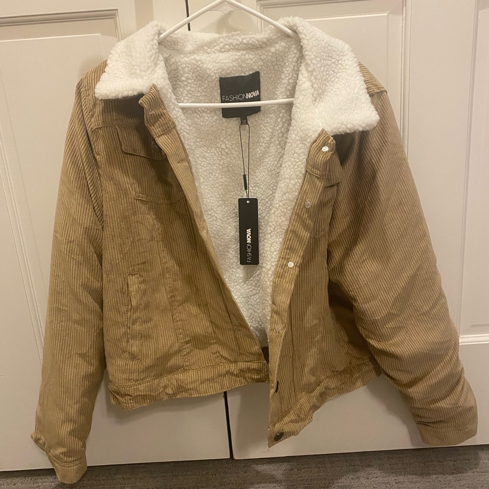 NWT Fashion Nova Jacket with Sherpa lining 🤍